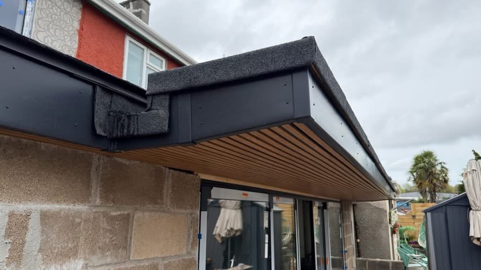 Fascia and soffit corner detail
